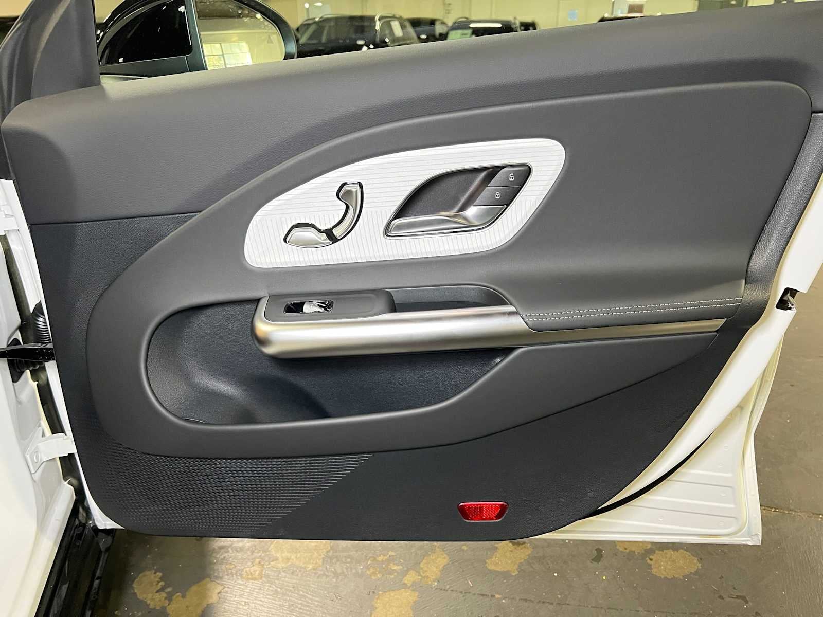 2027 Mercedes-Benz CLA 220 Hybrid FWD