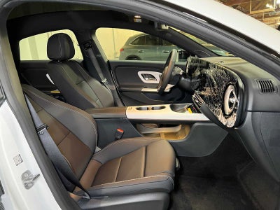 2027 Mercedes-Benz CLA 220 Hybrid FWD