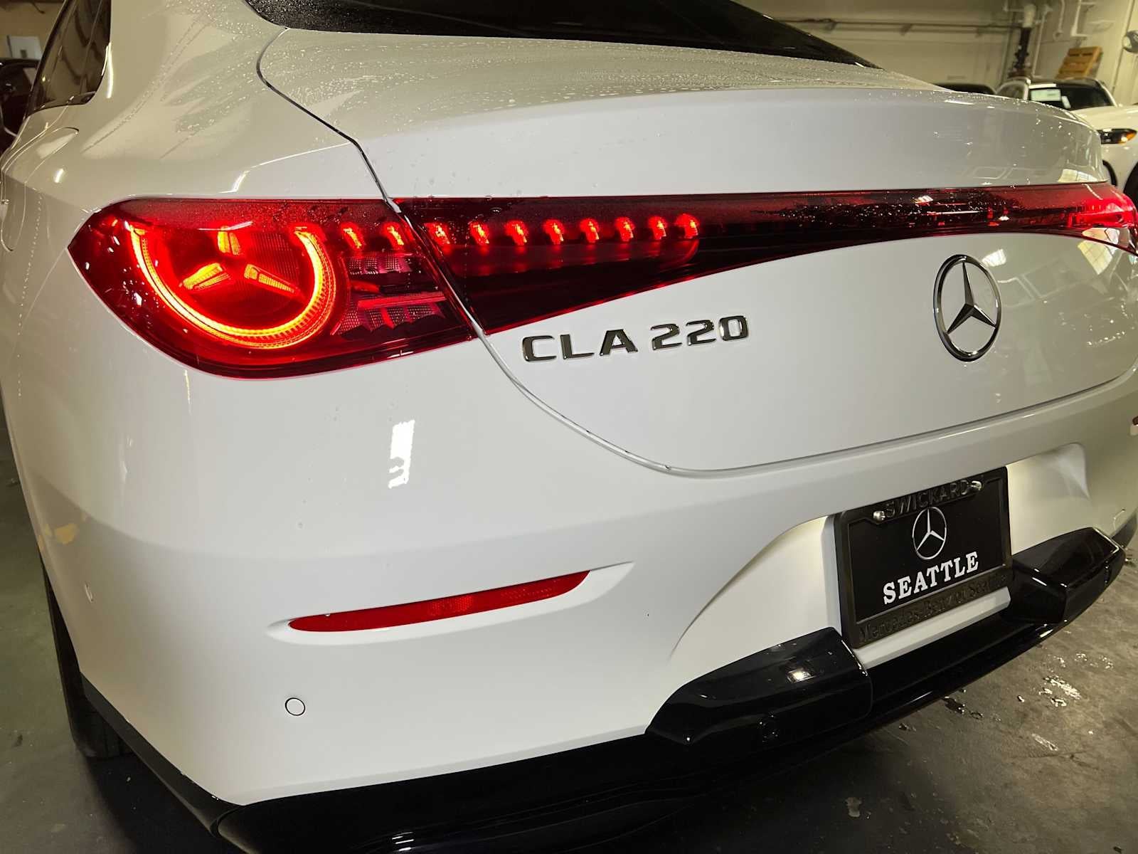 2027 Mercedes-Benz CLA 220 Hybrid FWD