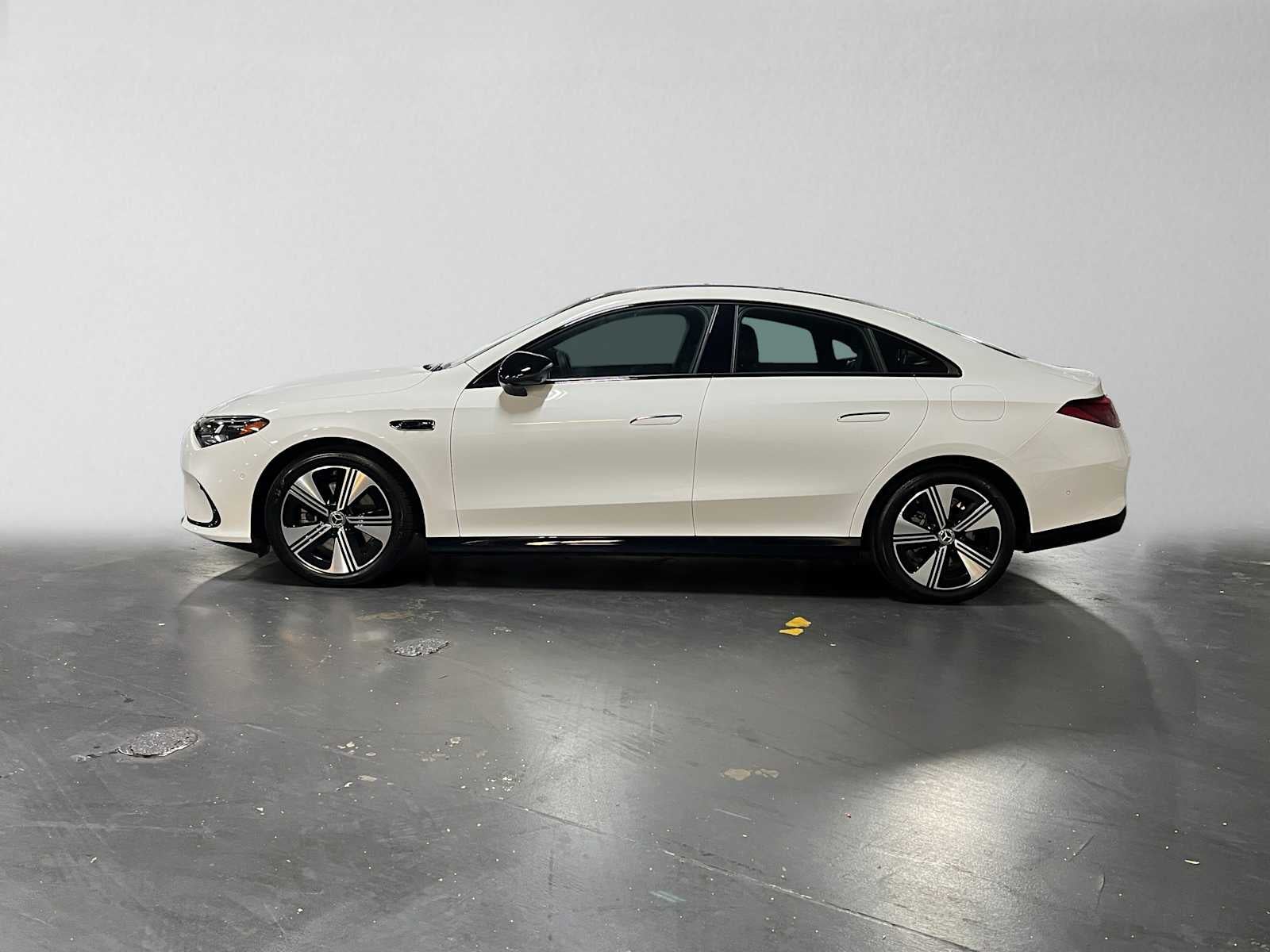 2027 Mercedes-Benz CLA 220 Hybrid FWD