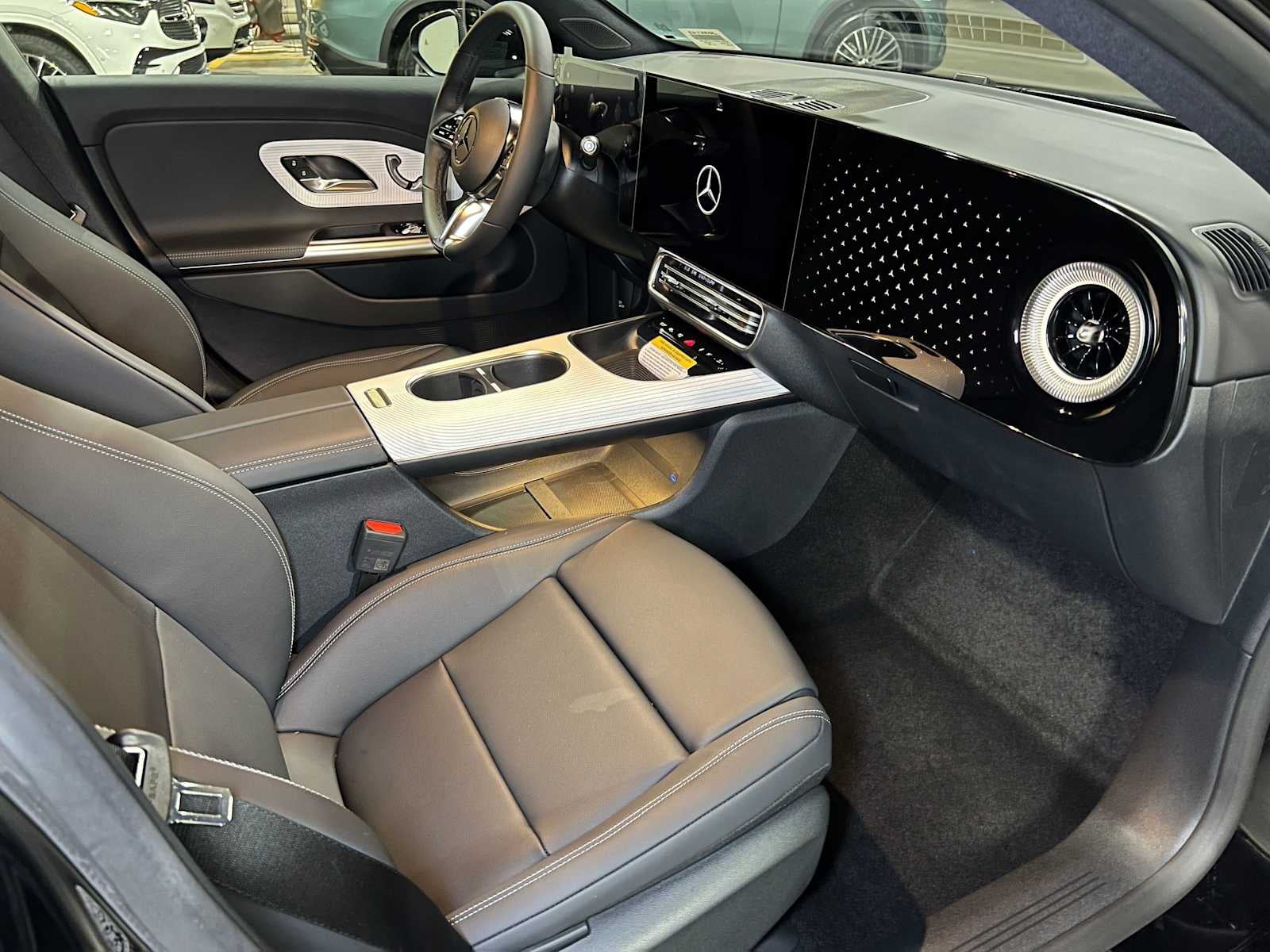 2027 Mercedes-Benz CLA 220 Hybrid FWD