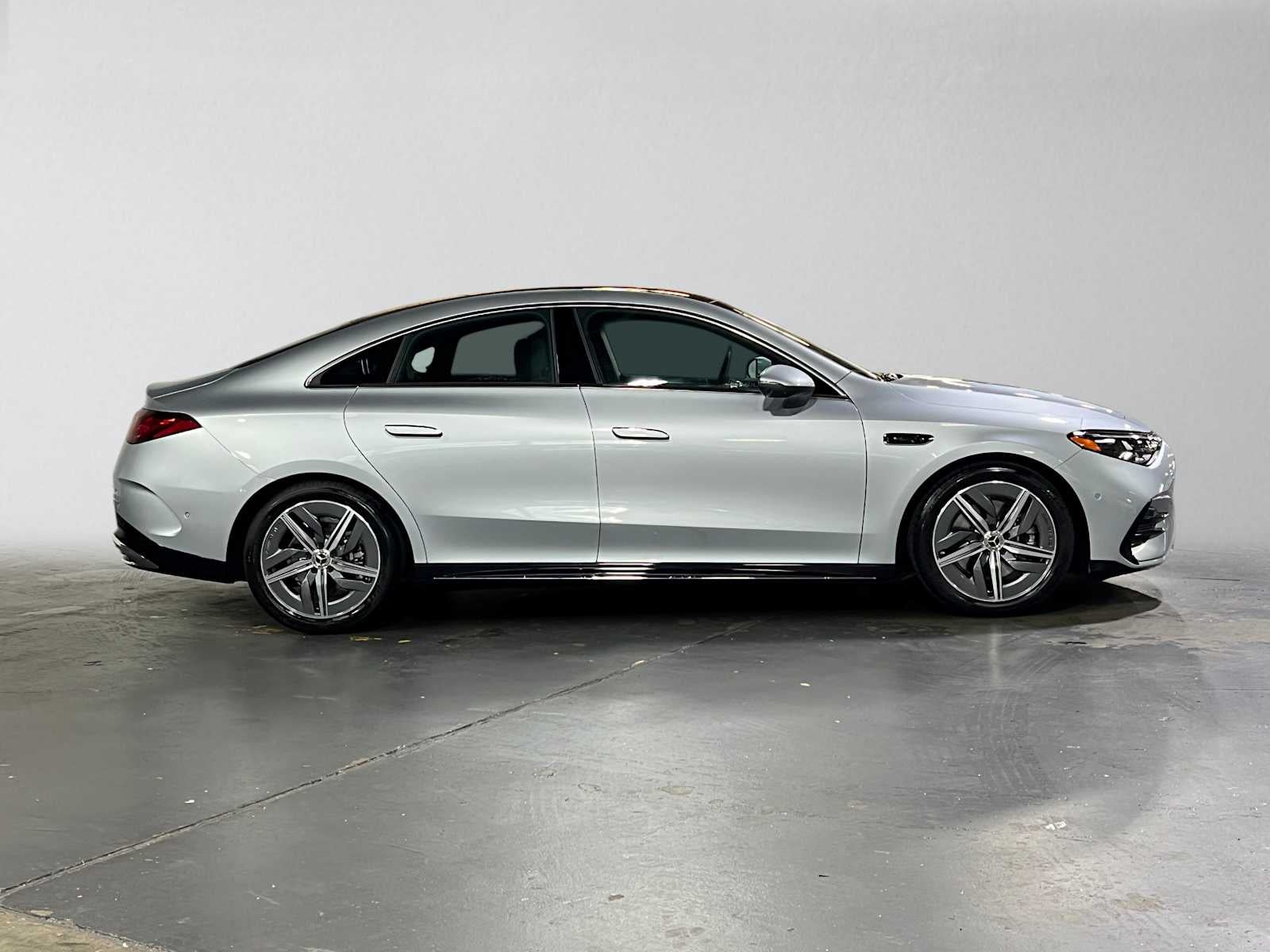 2027 Mercedes-Benz CLA 220 Hybrid FWD