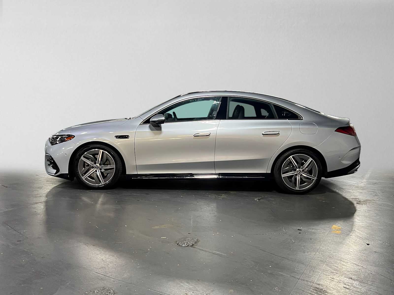 2027 Mercedes-Benz CLA 220 Hybrid FWD
