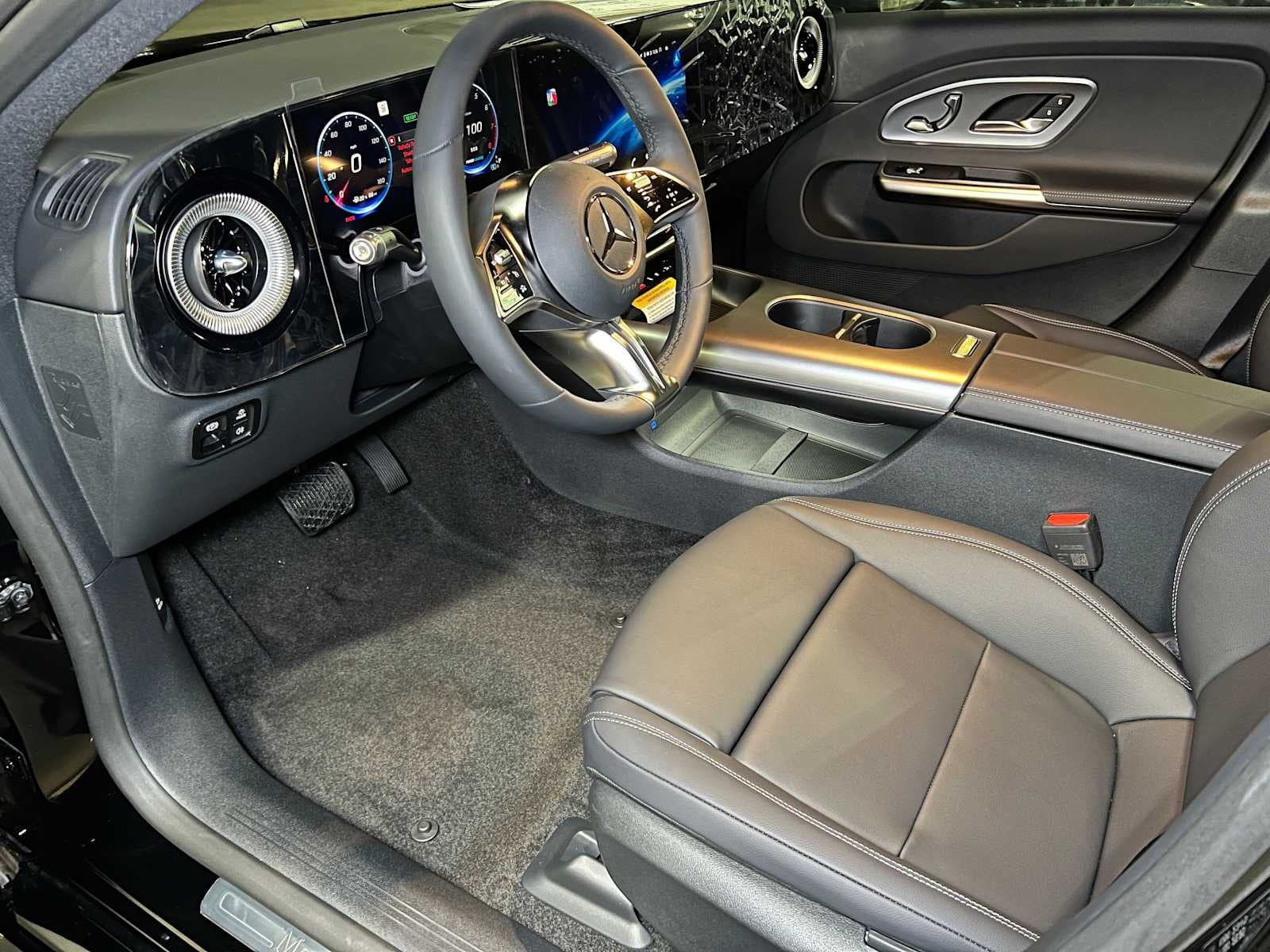 2027 Mercedes-Benz CLA 220 Hybrid FWD