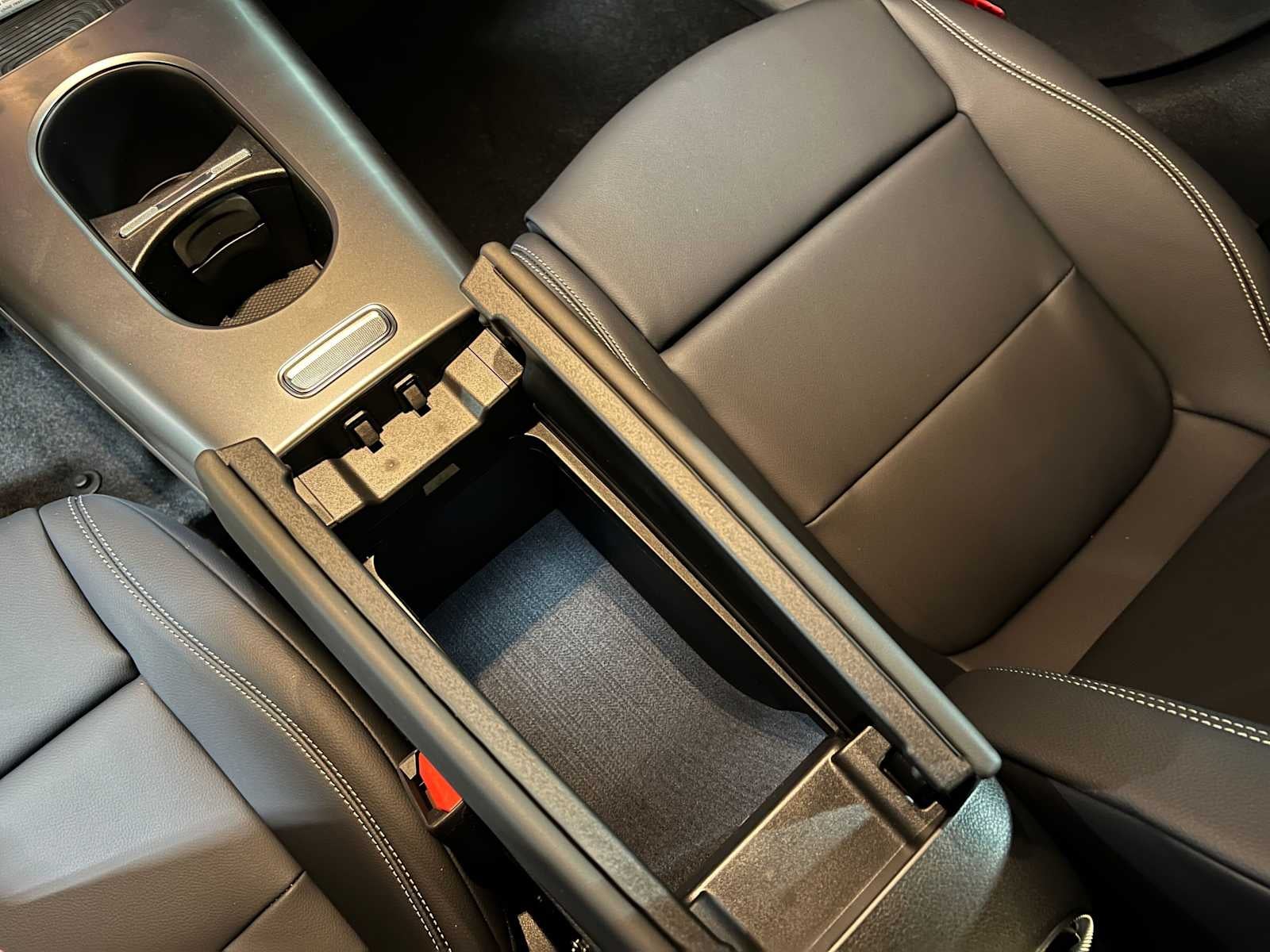 2027 Mercedes-Benz CLA 220 Hybrid FWD