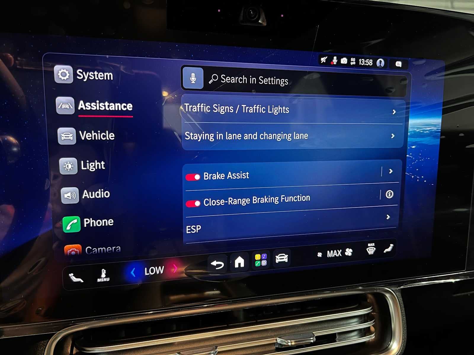 2027 Mercedes-Benz CLA 220 Hybrid FWD