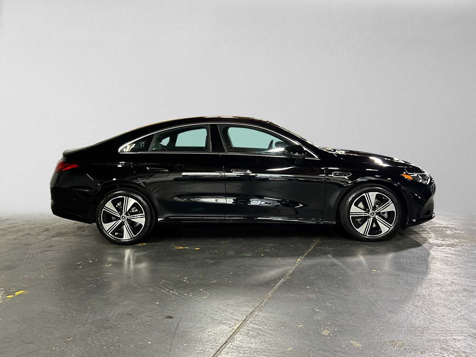 2027 Mercedes-Benz CLA 220 Hybrid FWD