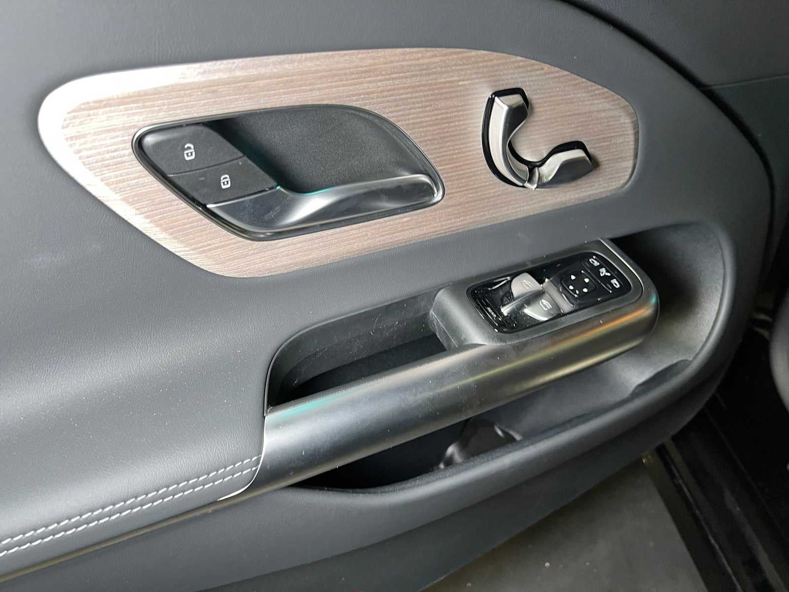 2027 Mercedes-Benz CLA 220 Hybrid FWD