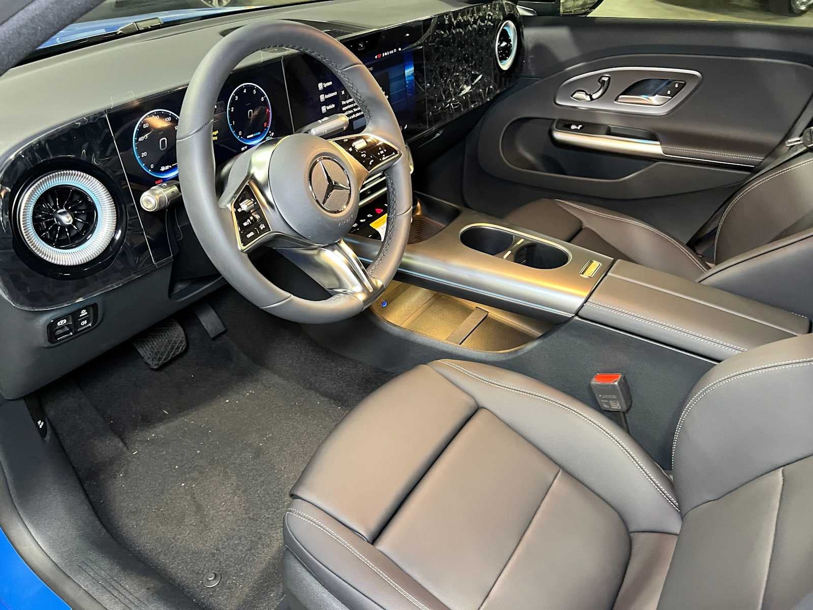 2027 Mercedes-Benz CLA 220 Hybrid FWD