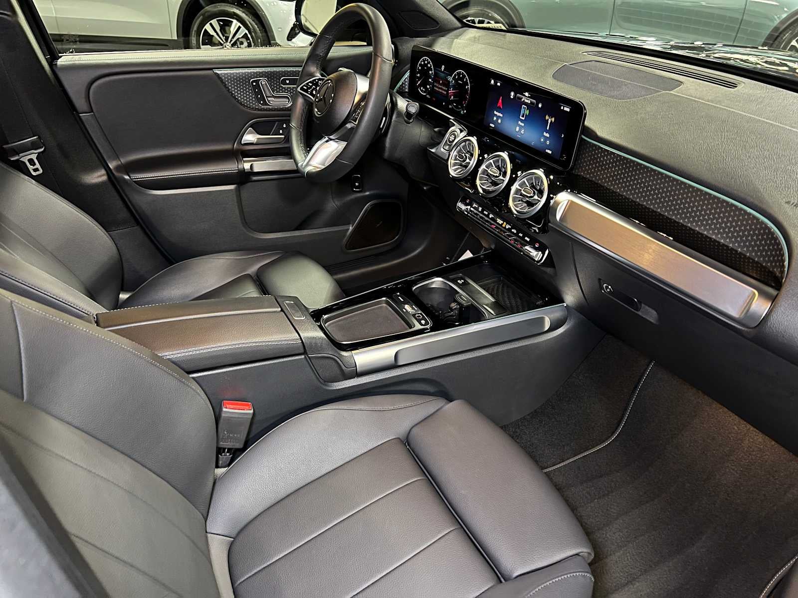 2025 Mercedes-Benz GLB 250 GLB 250