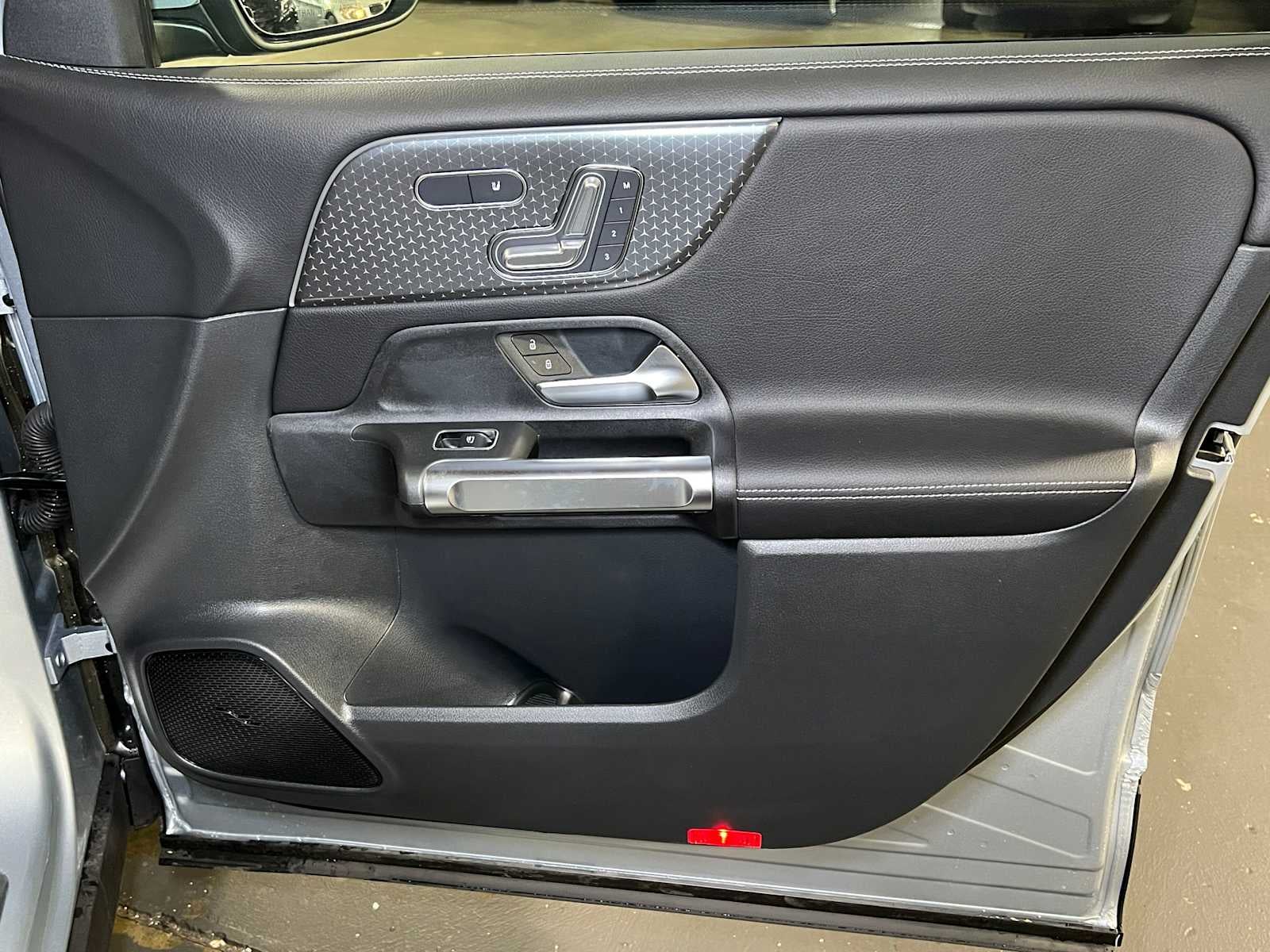 2025 Mercedes-Benz GLB GLB 250