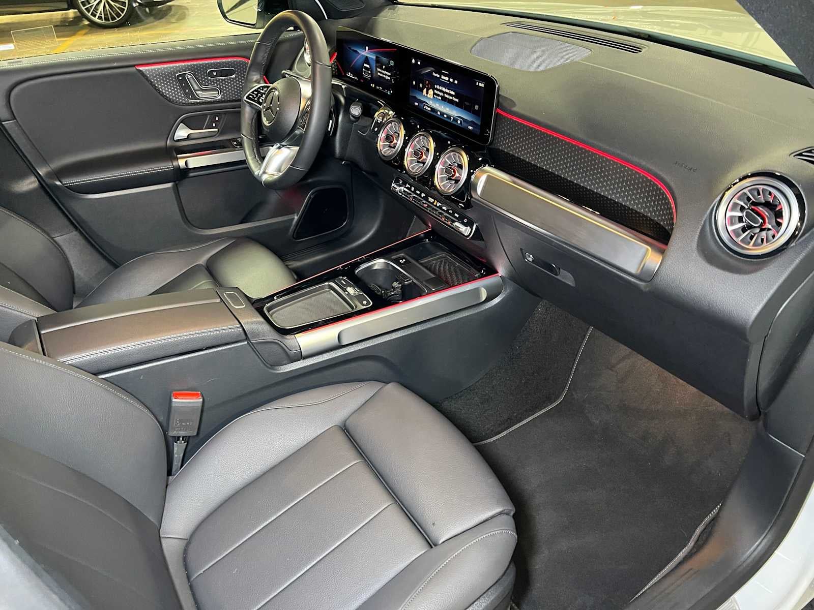 2026 Mercedes-Benz GLB 250 4MATIC® SUV
