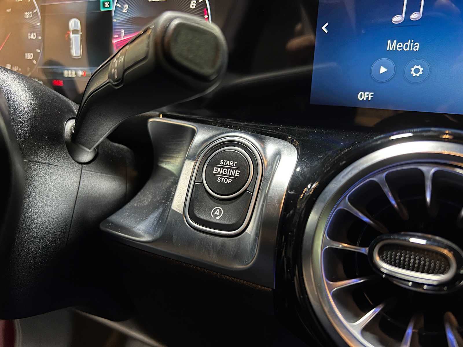 2025 Mercedes-Benz GLB GLB 250