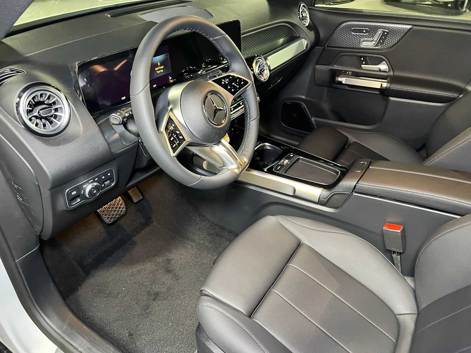 2026 Mercedes-Benz GLB 250 4MATIC® SUV