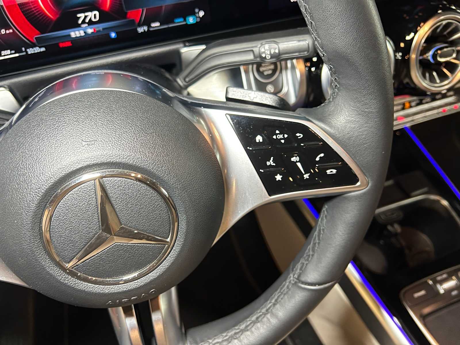 2025 Mercedes-Benz GLB 250 4MATIC® SUV