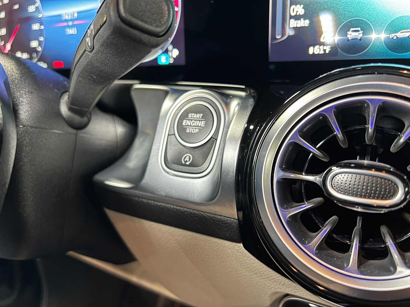 2025 Mercedes-Benz GLB 250 4MATIC® SUV