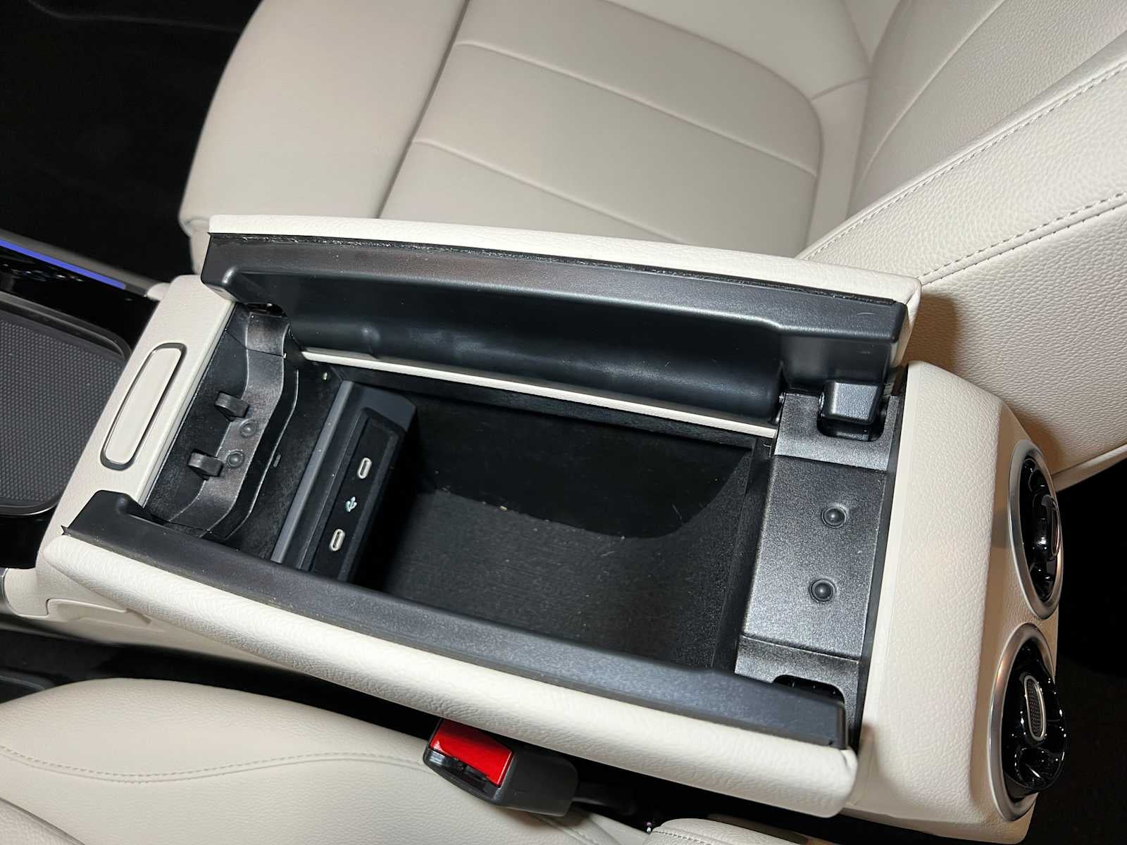 2025 Mercedes-Benz GLB 250 4MATIC® SUV