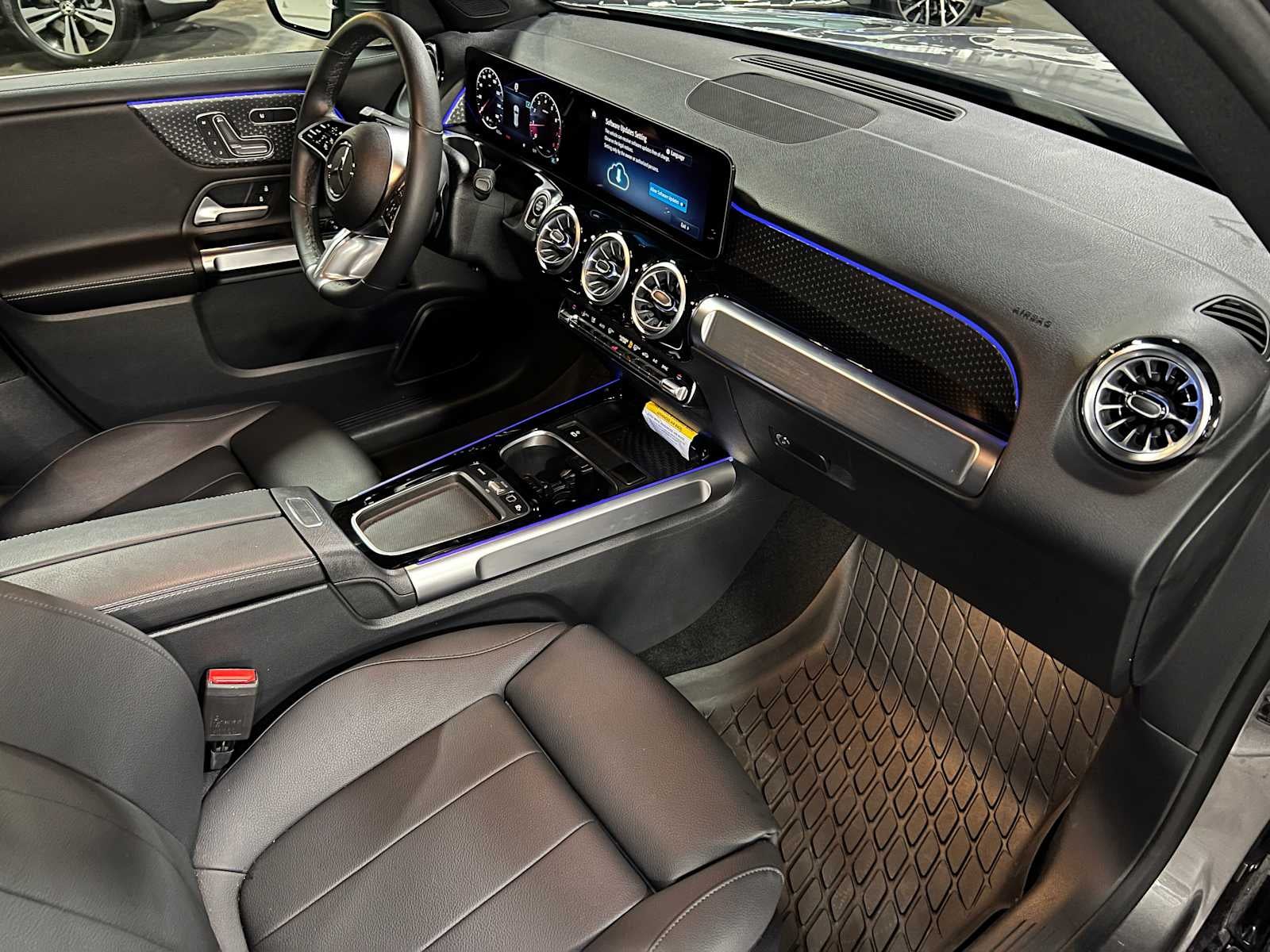 2025 Mercedes-Benz GLB 250 4MATIC® SUV