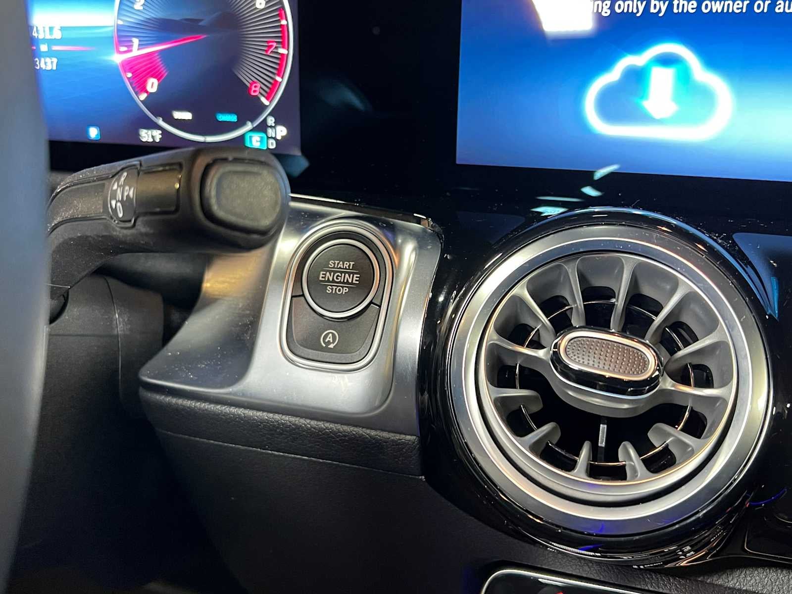 2025 Mercedes-Benz GLB 250 4MATIC® SUV