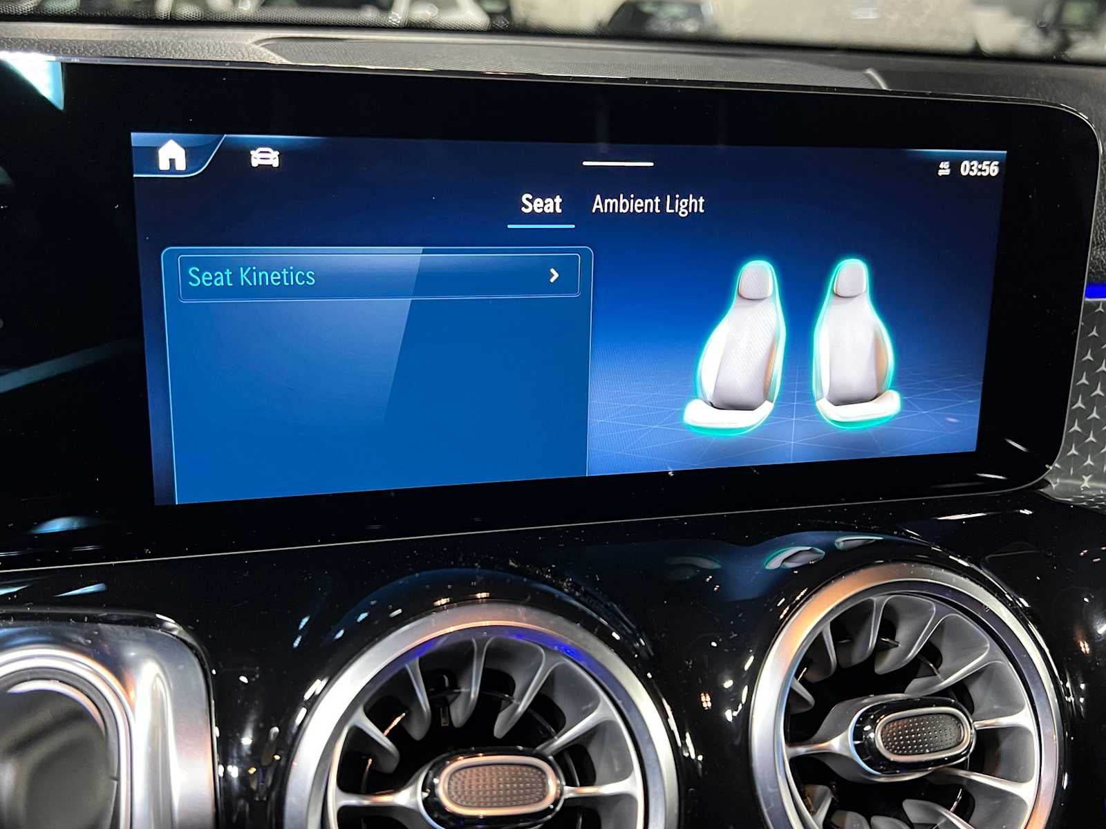 2025 Mercedes-Benz GLB 250 4MATIC® SUV