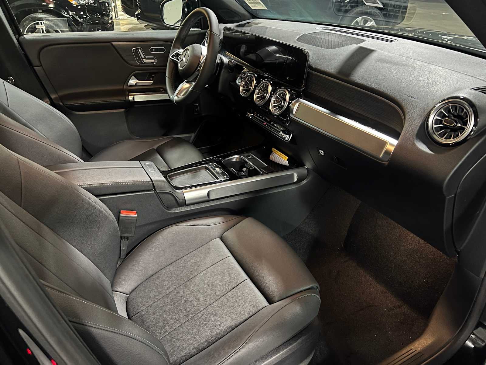 2026 Mercedes-Benz GLB 250 4MATIC® SUV