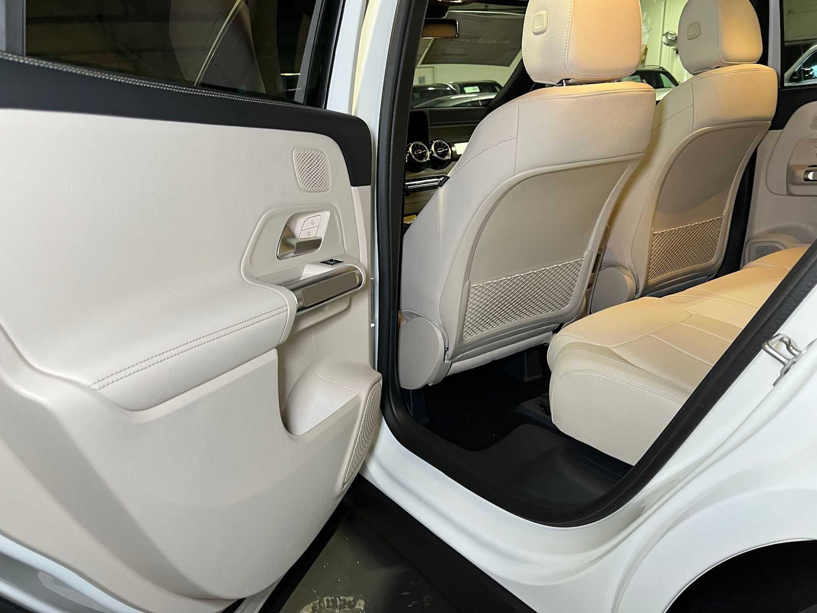 2026 Mercedes-Benz GLB 250 4MATIC® SUV