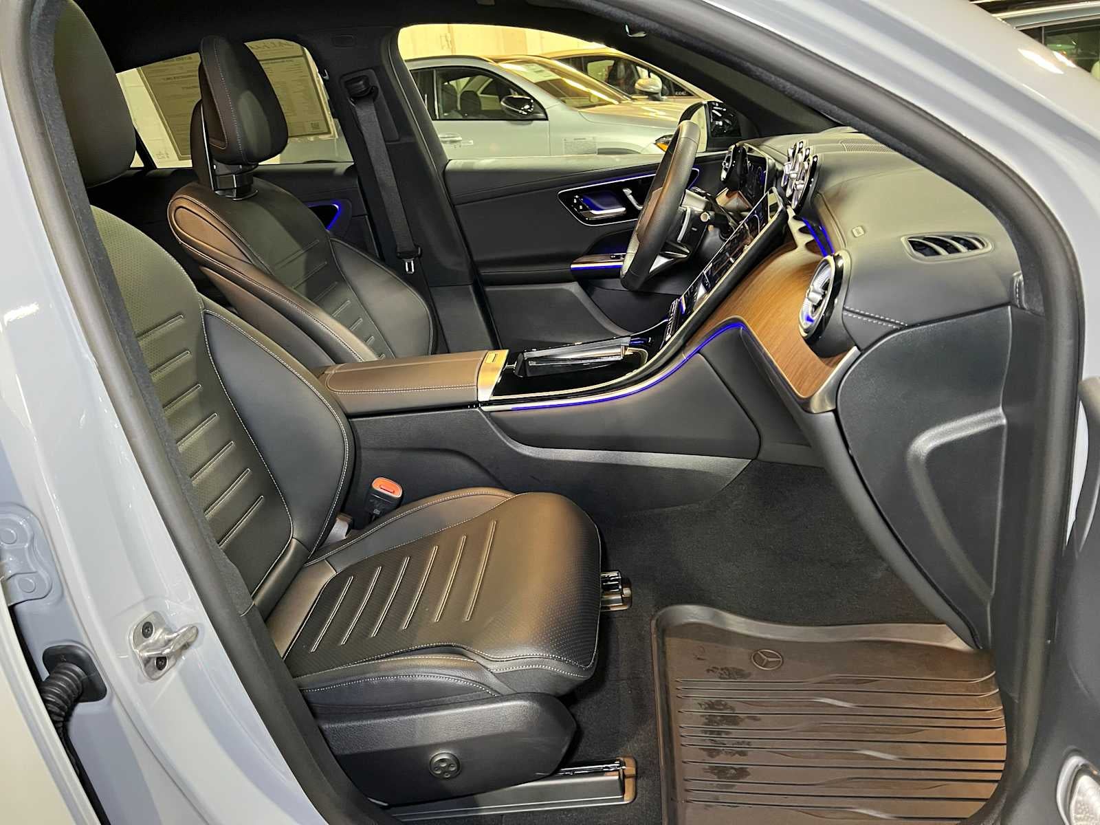 2025 Mercedes-Benz GLC GLC 300