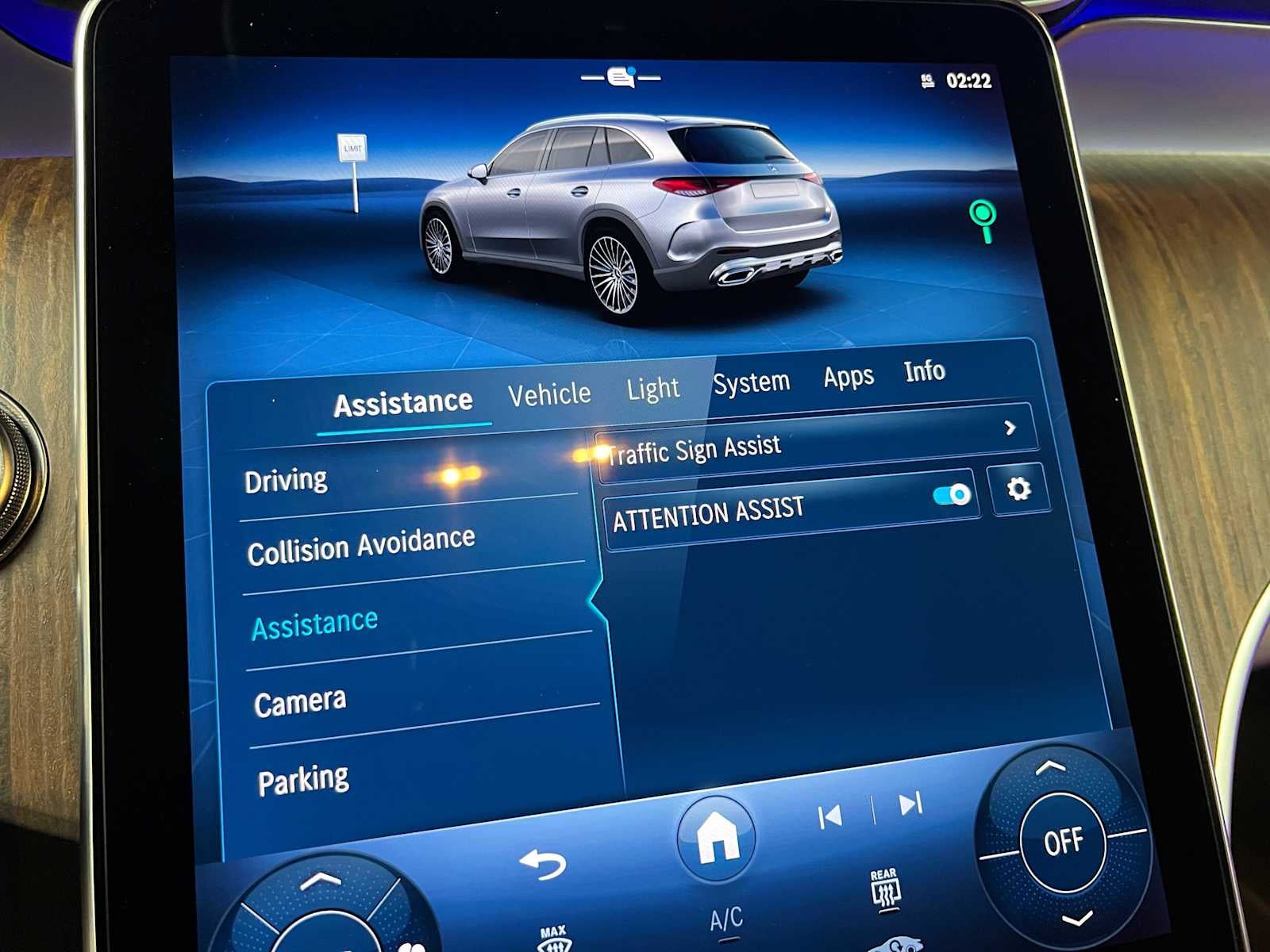 2025 Mercedes-Benz GLC 300 SUV