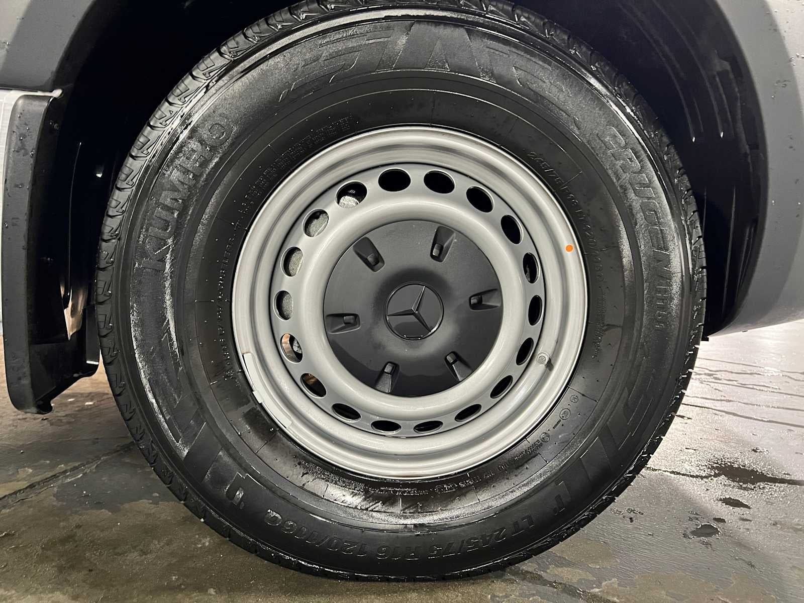 2025 Mercedes-Benz Sprinter 2500 Standard Roof I4 Diesel 144" RWD