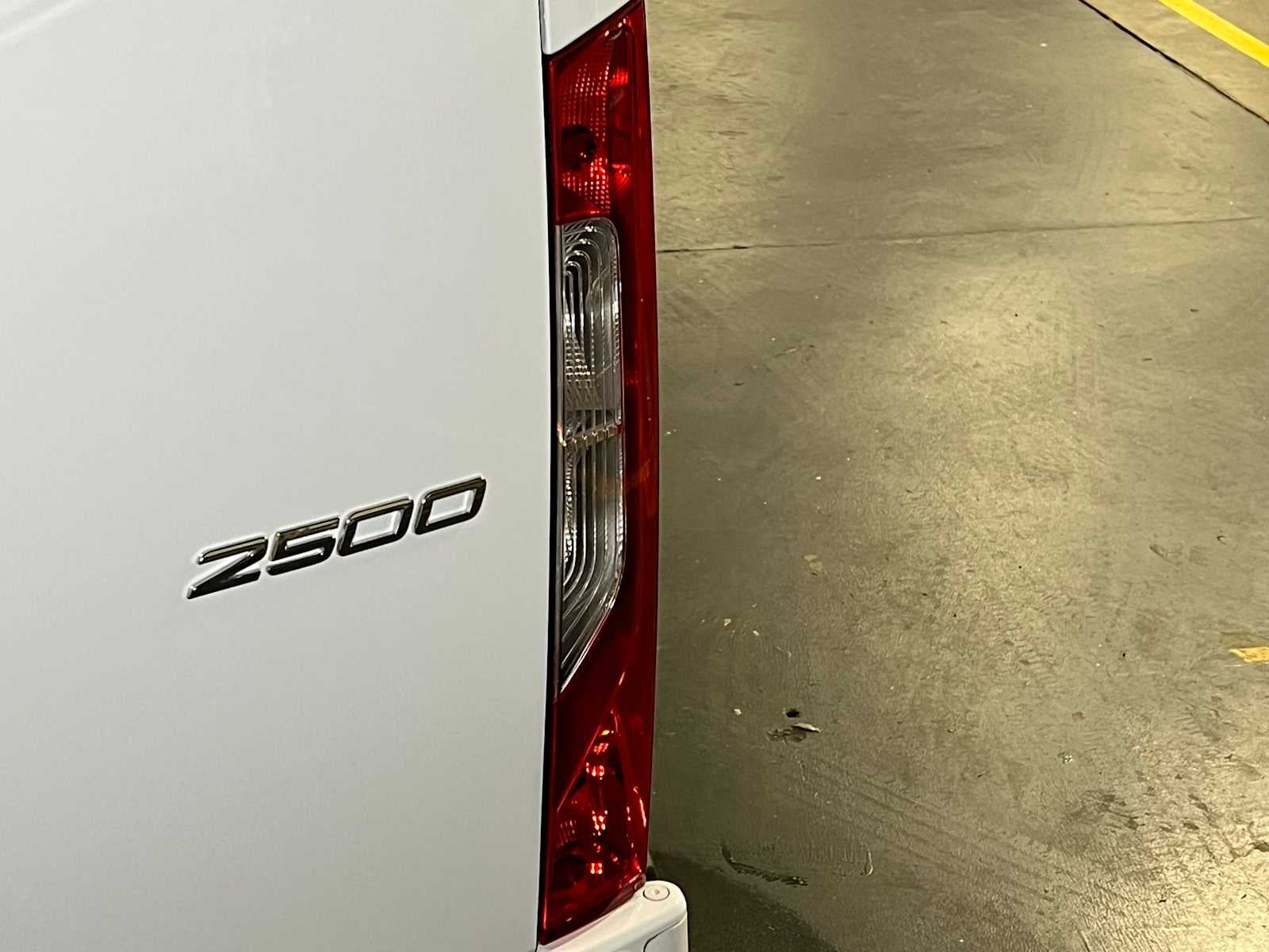 2025 Mercedes-Benz Sprinter 2500 Standard Roof I4 Diesel 144" RWD