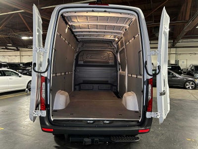 2025 Mercedes-Benz Sprinter 2500 Standard Roof I4 Diesel 144" RWD