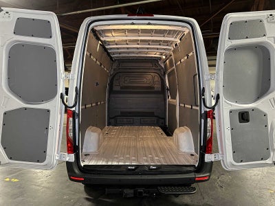 2025 Mercedes-Benz Sprinter 2500 Standard Roof I4 Diesel 144" RWD