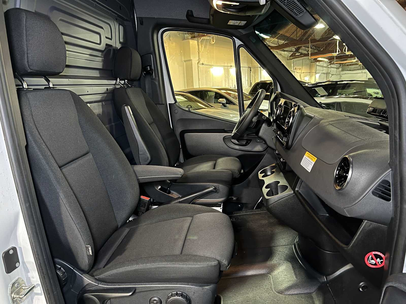 2025 Mercedes-Benz Sprinter 2500 Standard Roof I4 Diesel 144" RWD