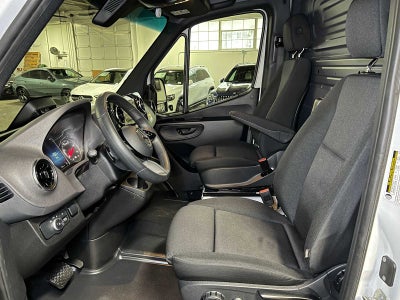 2025 Mercedes-Benz Sprinter 2500 Standard Roof I4 Diesel 144" RWD
