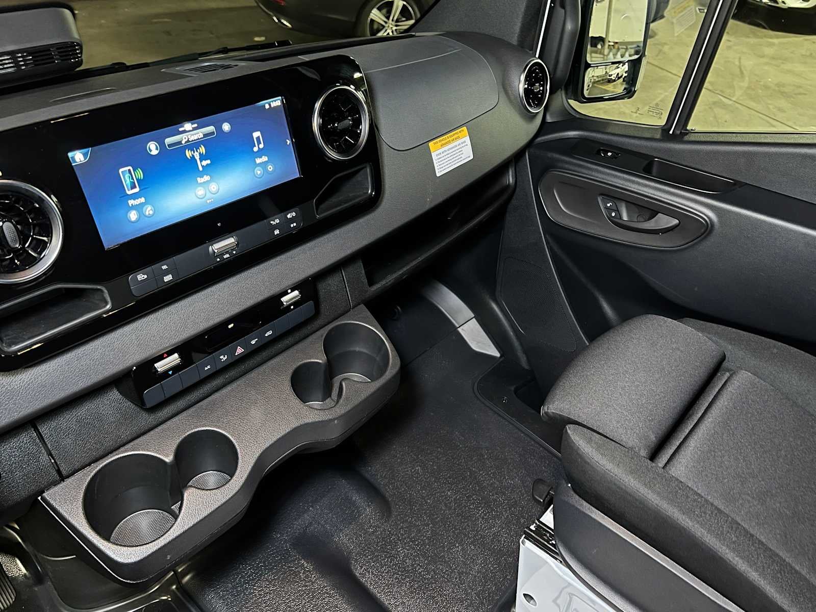 2025 Mercedes-Benz Sprinter 2500 Standard Roof I4 Diesel 144" RWD