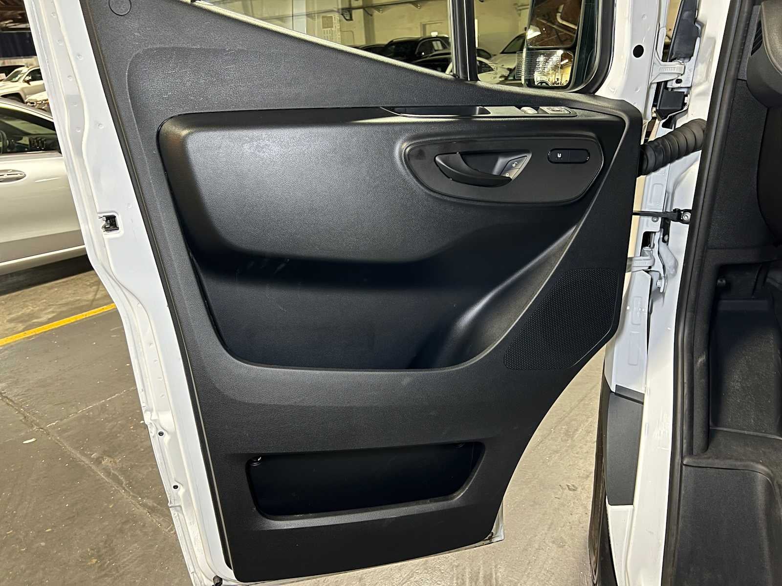 2025 Mercedes-Benz Sprinter 2500 Standard Roof I4 Diesel HO 144" RWD