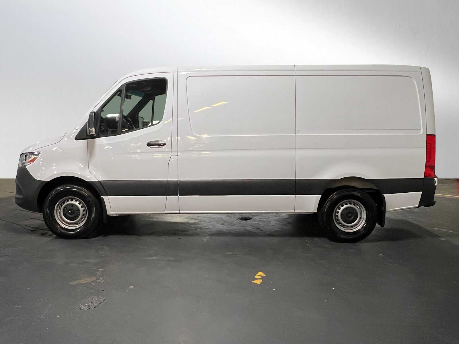 2025 Mercedes-Benz Sprinter 2500 Standard Roof I4 Diesel HO 144" RWD