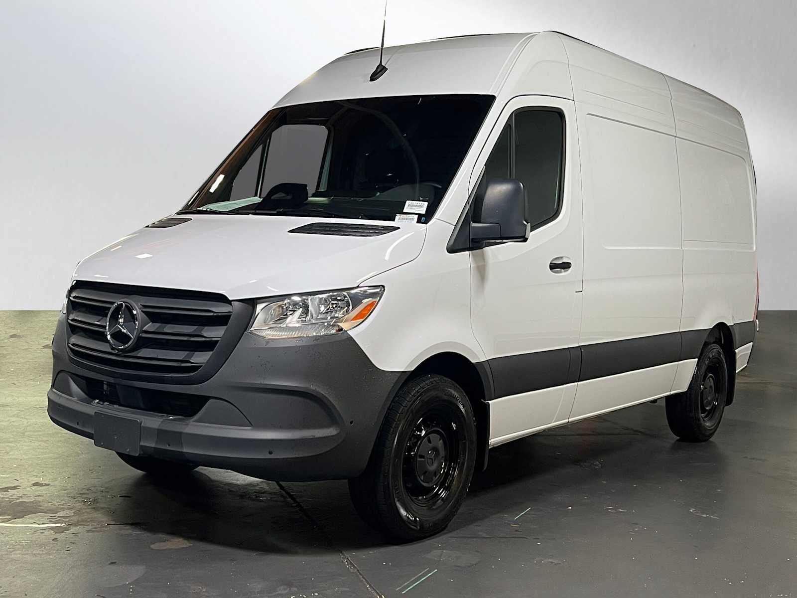 2025 Mercedes-Benz Sprinter 2500 Standard Roof I4 Diesel HO 144" RWD