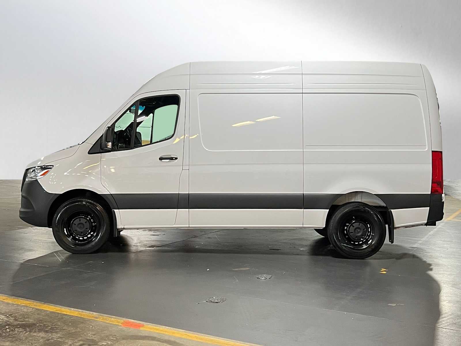 2025 Mercedes-Benz Sprinter 2500 Standard Roof I4 Diesel HO 144" RWD