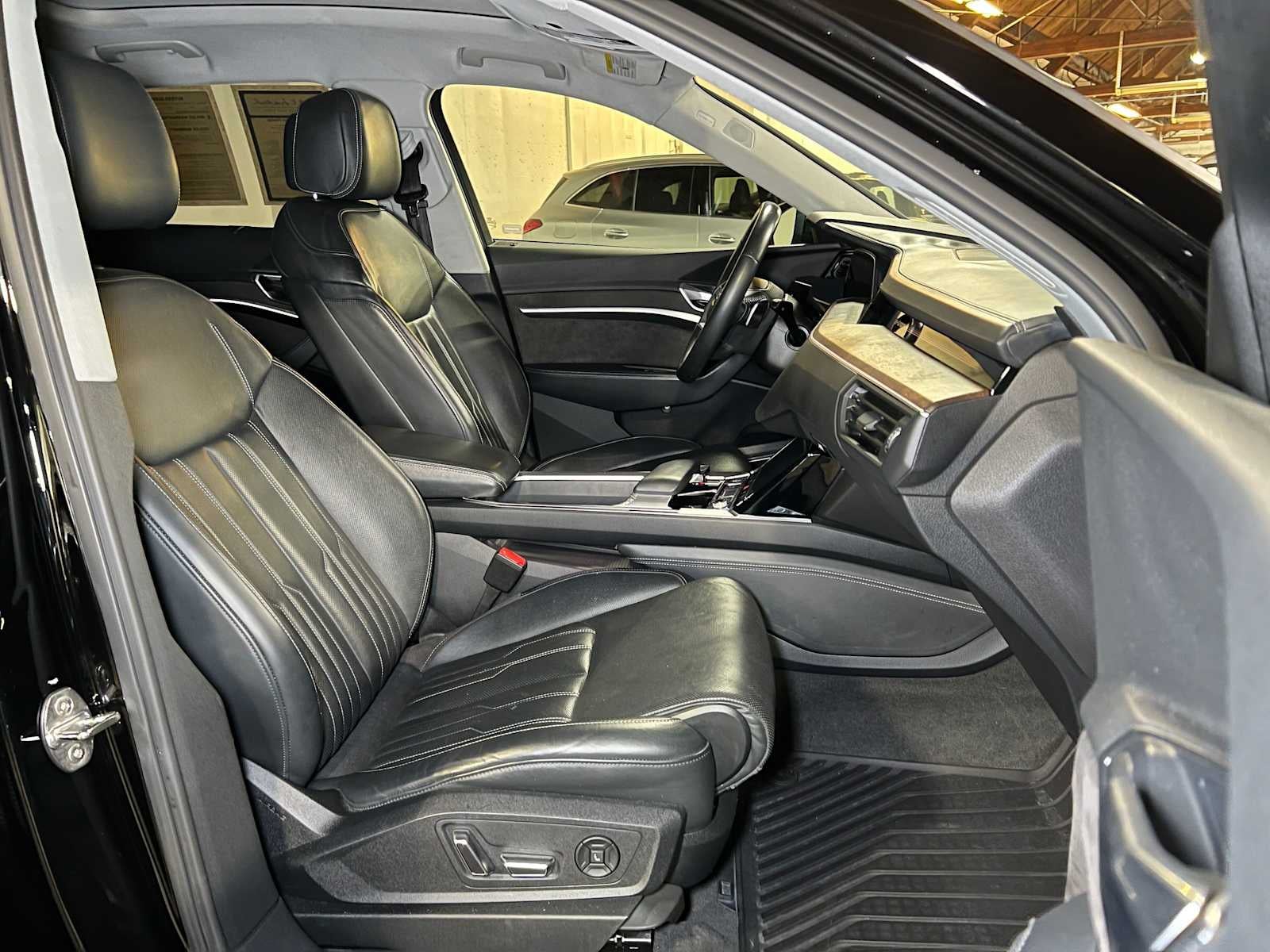 2019 Audi e-tron Prestige