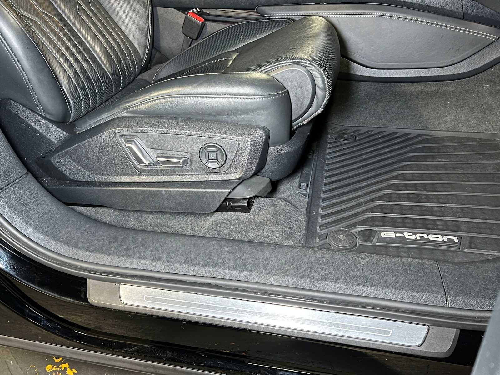 2019 Audi e-tron Prestige