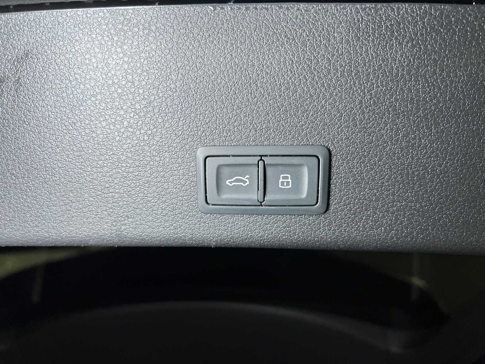 2019 Audi e-tron Prestige