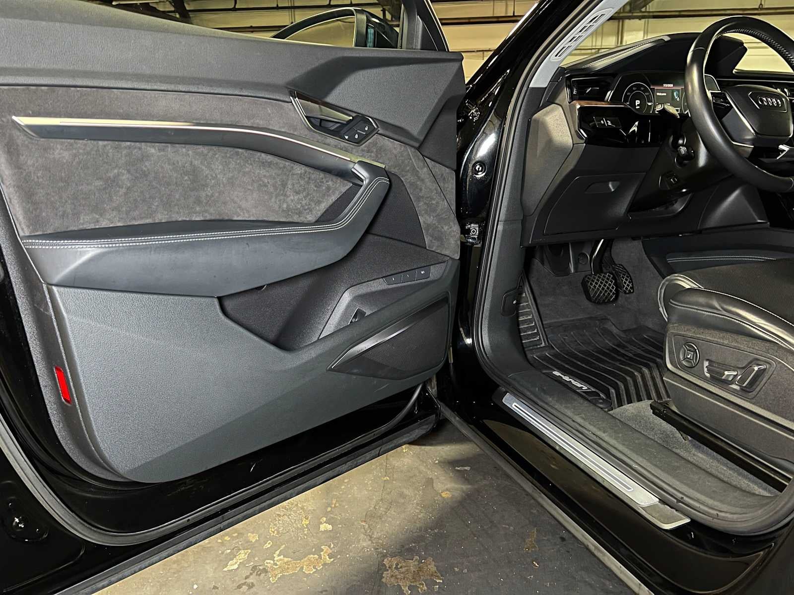 2019 Audi e-tron Prestige