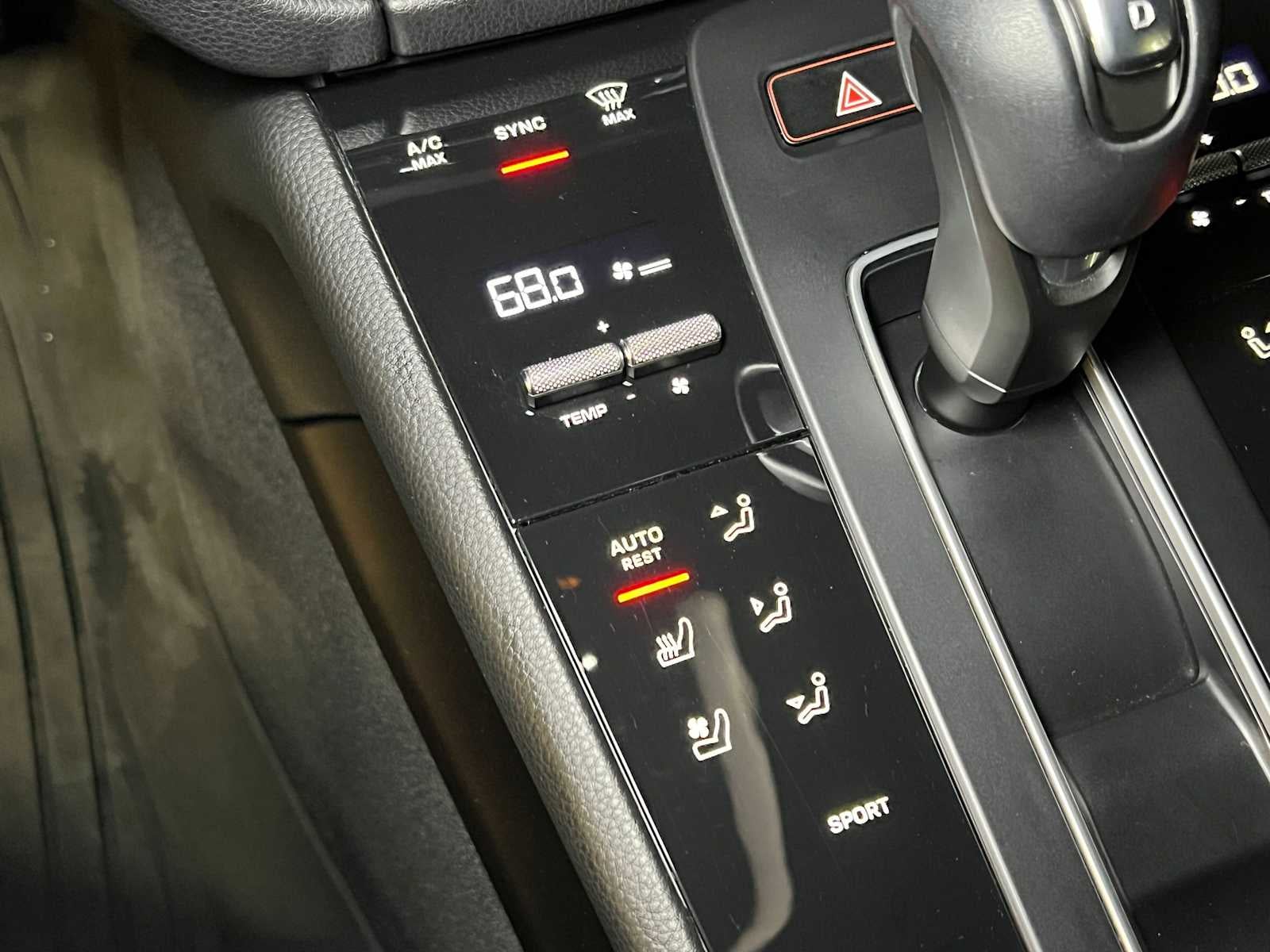 2022 Porsche Macan AWD