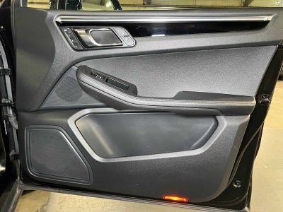 2024 Porsche Macan AWD