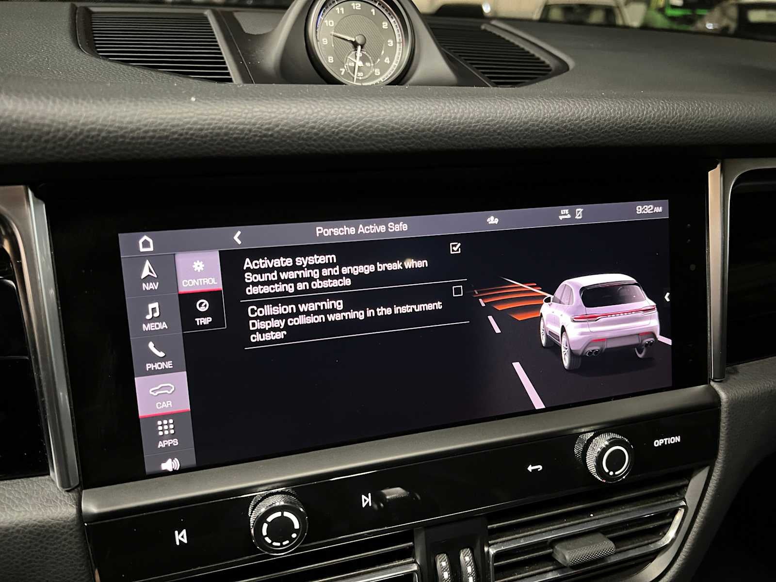 2024 Porsche Macan AWD