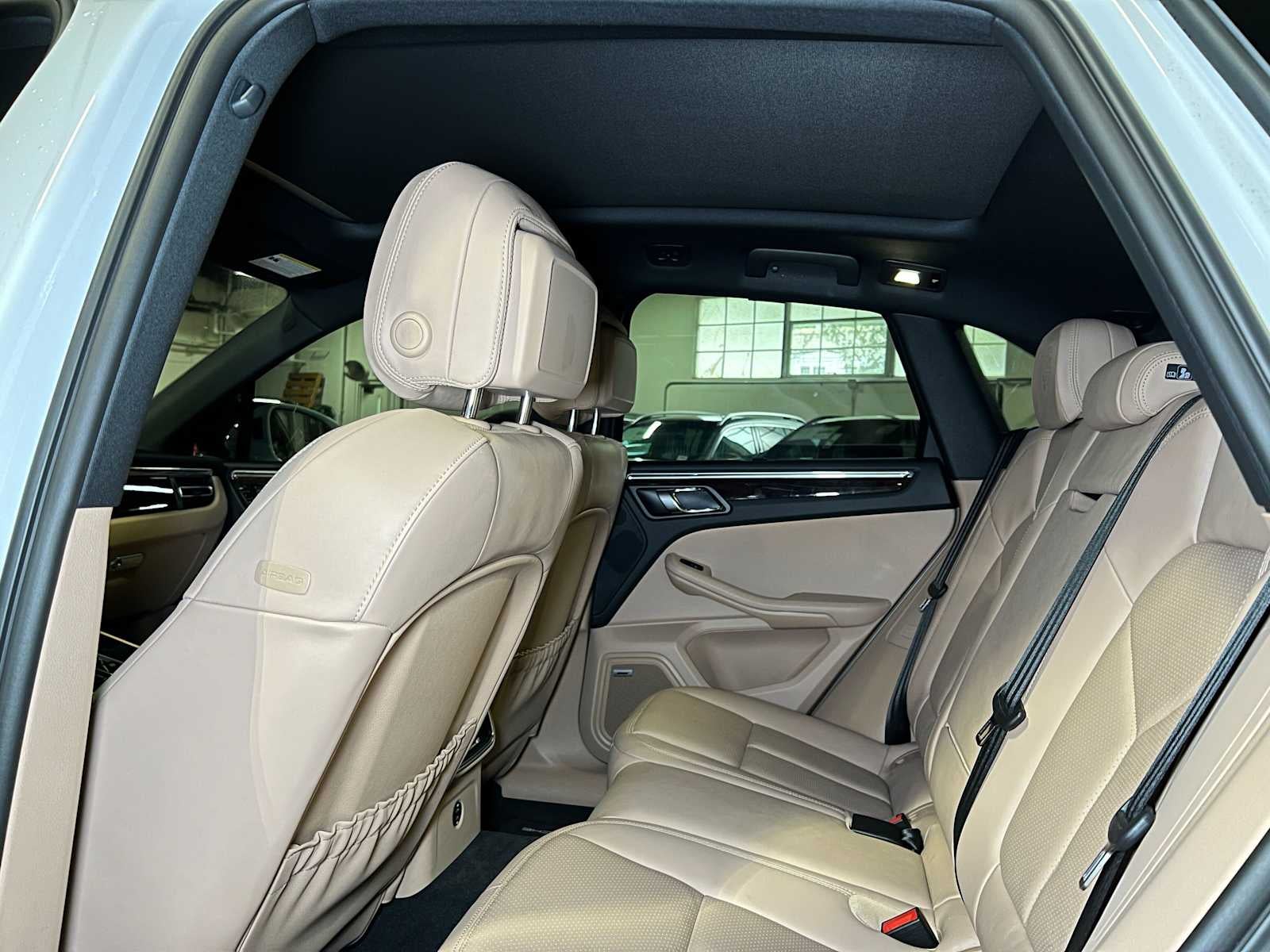 2025 Porsche Macan AWD