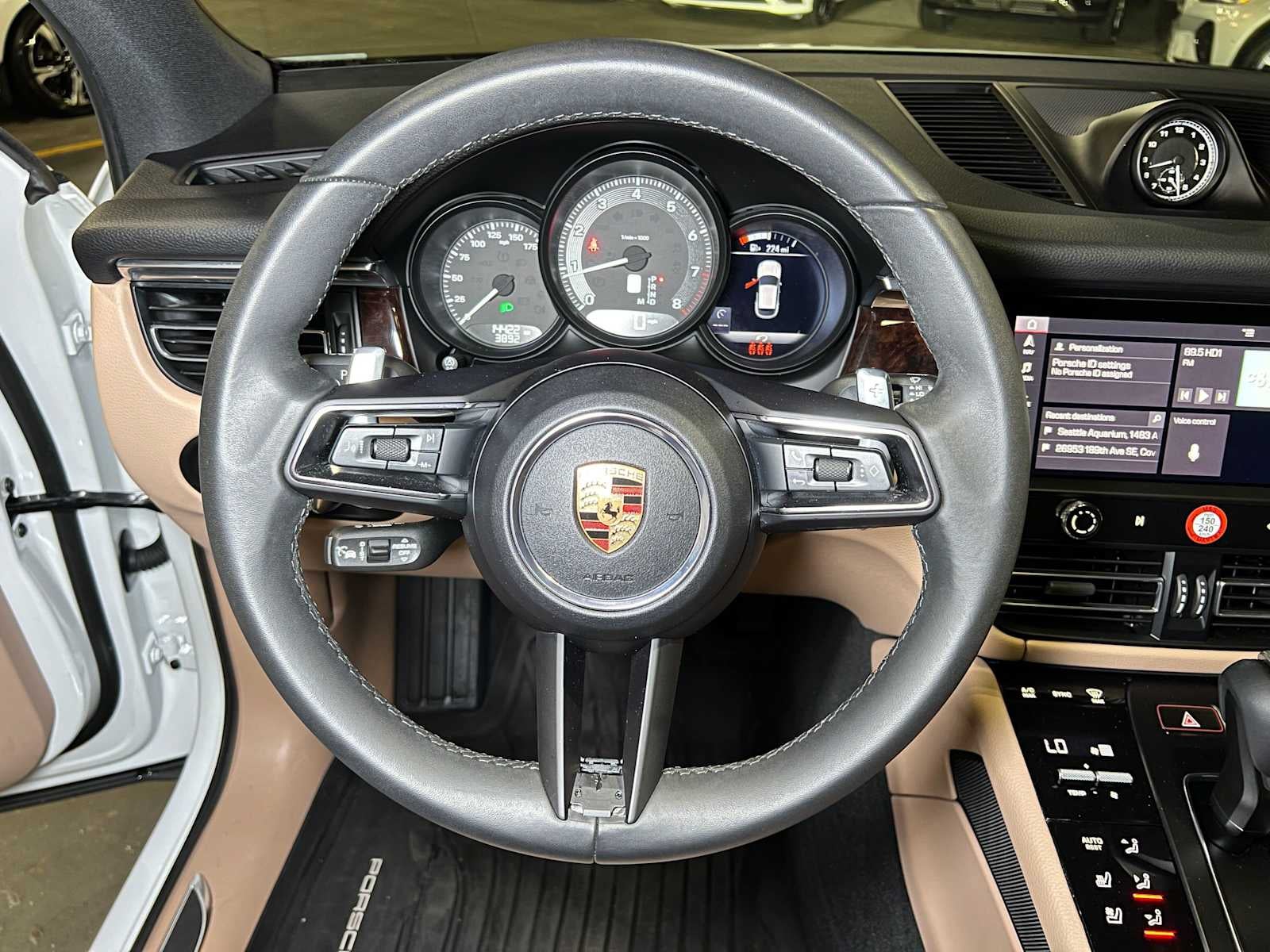 2025 Porsche Macan AWD