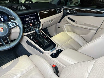 2025 Porsche Macan AWD