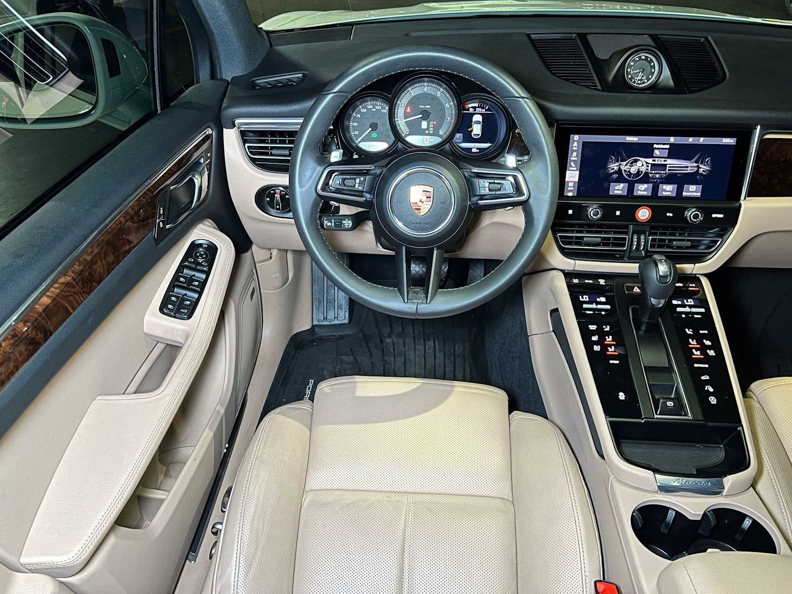 2025 Porsche Macan AWD